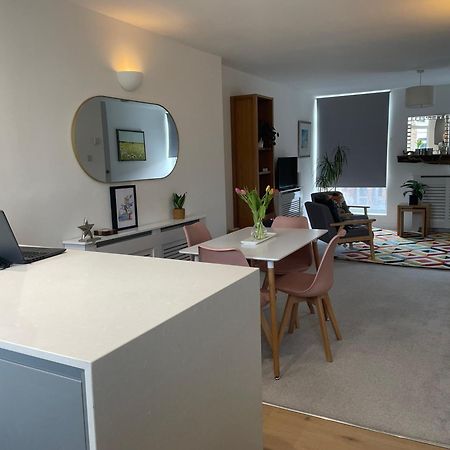 Apartmán Modern And Comfortable Flat With Private Parking Oxford Exteriér fotografie